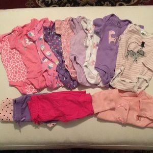 Lot of newborn girls clothes..13 pieces